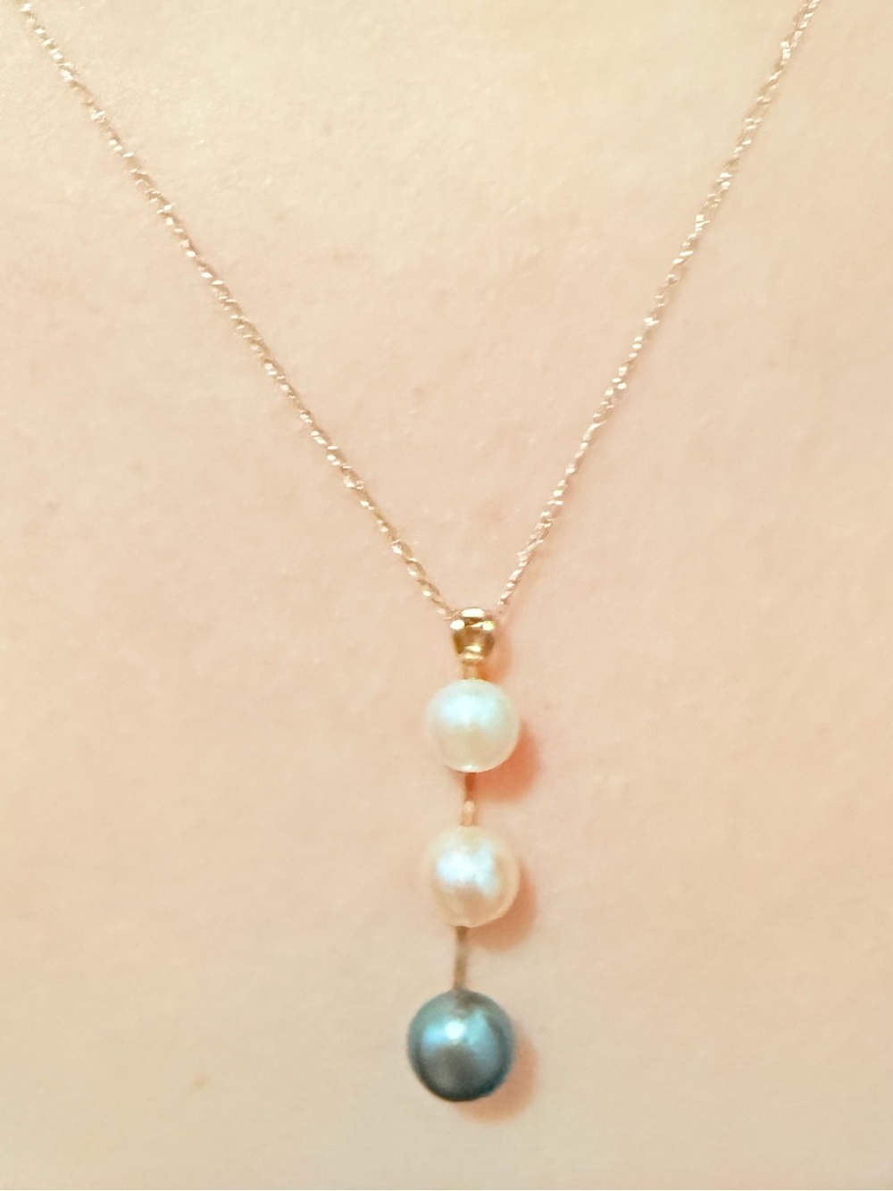 Necklace 10k whit pendant in pearl!!